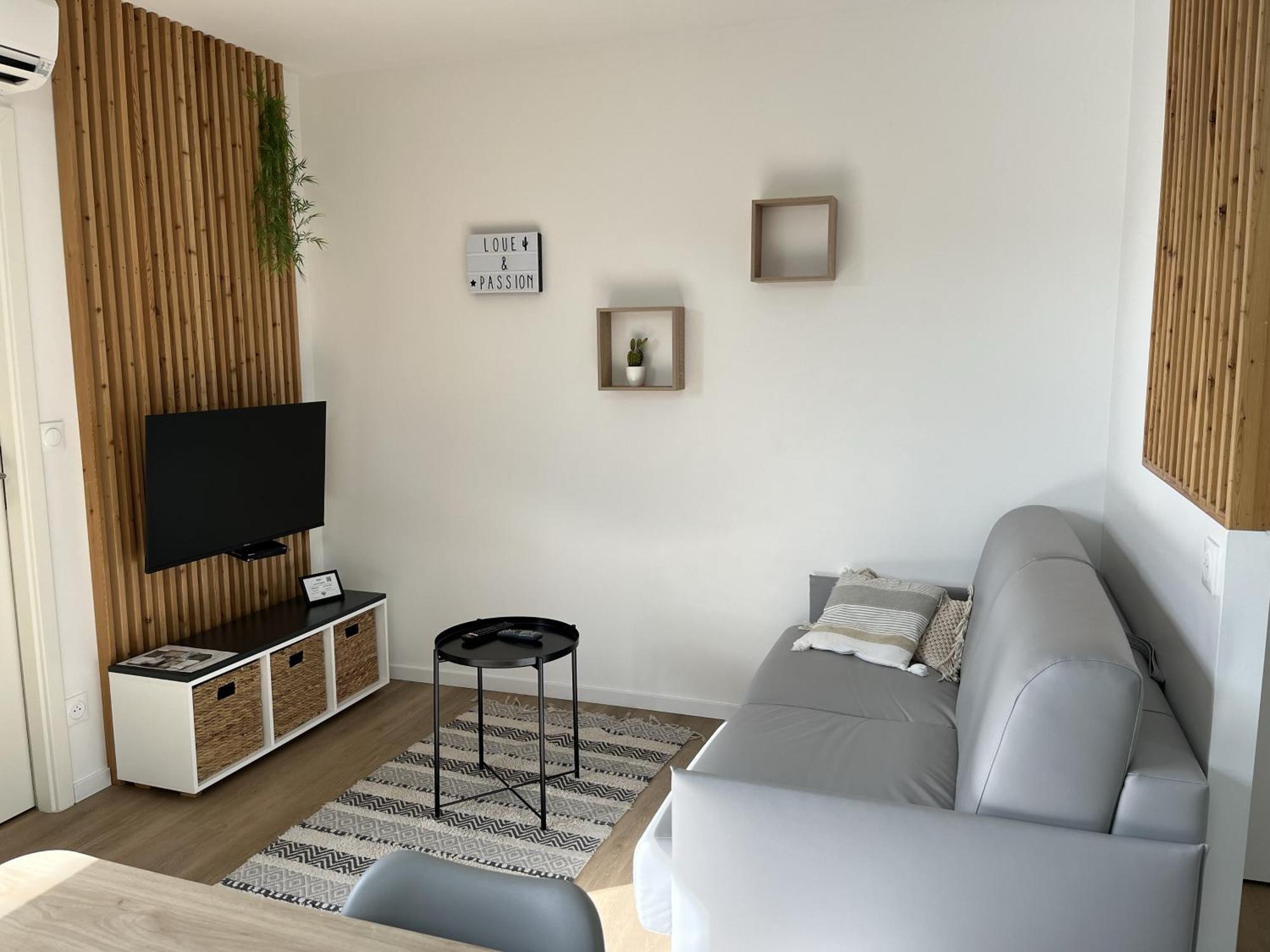 Appart-Hotel N 3 Avec Terrasse, Piscine, Petit-Dejeuner Et Parking Prive Chouzelot Exterior photo